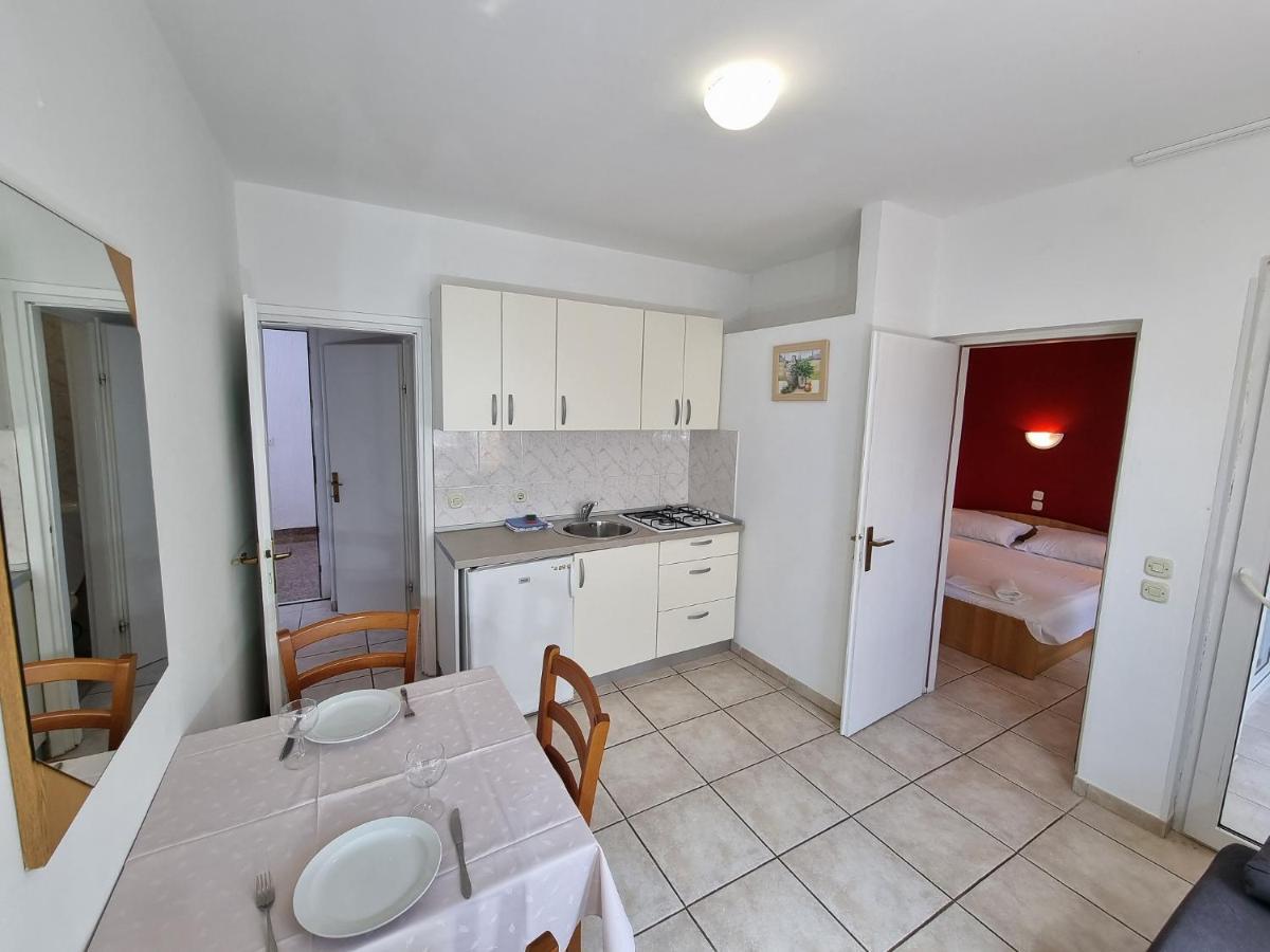 Apartments Ostrea - Mimoza Novalja Eksteriør bilde